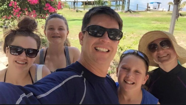 Image of talented artist, Jim Breuer and his family